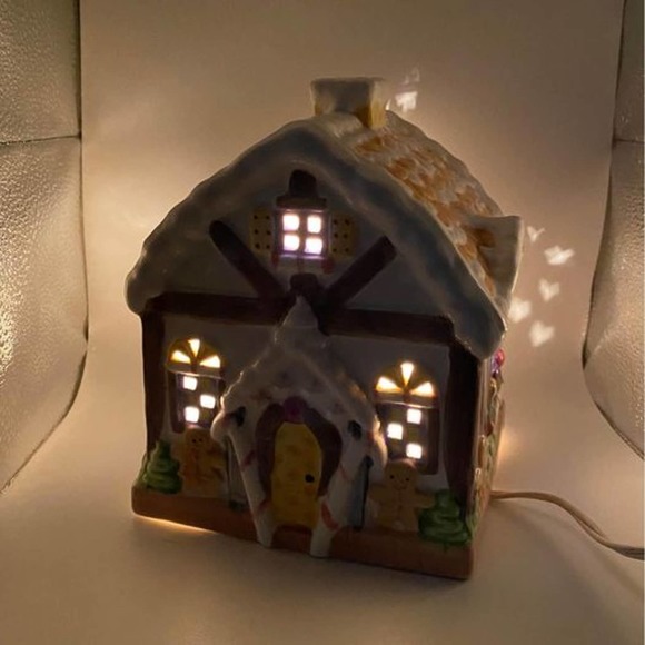 Vintage Mid Century Christmas Village Gingerbread House Lamp - Picture 2 of 5